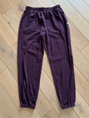 Vuori boyfriend jogger sweatpants S small dark red